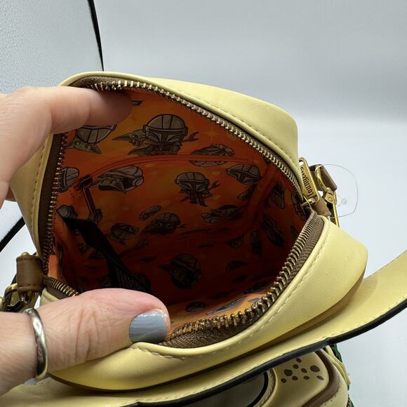 Star Wars Loungefly Limited Edition The Mandalorian Grogu Crossbody Bag Hard Tag - Picture 10 of 11